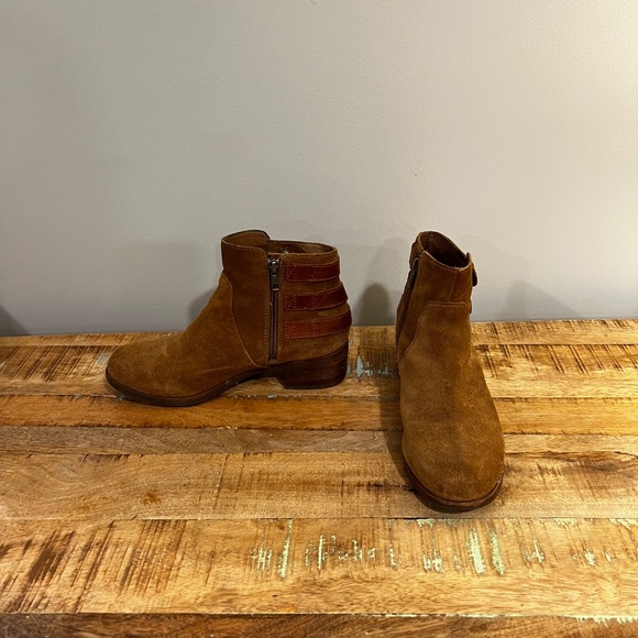 UGG - Volta Tan Brown Suede Leather Ankle Booties [Women - Size 8.5] - Picture 3 of 7